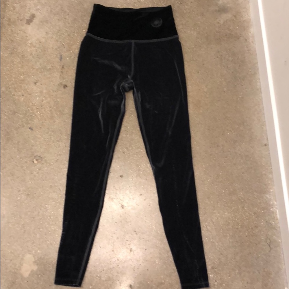 Beyond Yoga/ SoulCycle velvet leggings